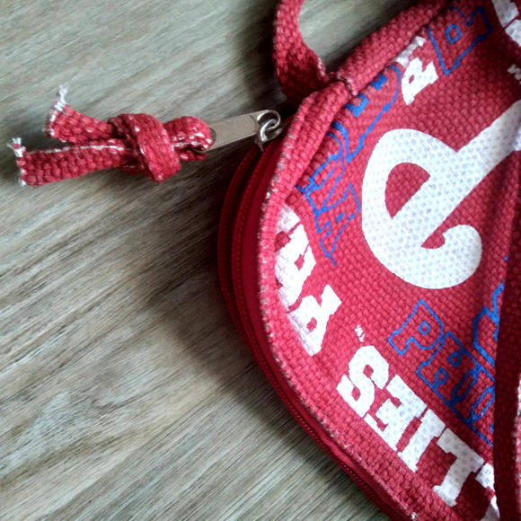 MLB Philadelphia Phillies  Side Pouch Wordmark Small Purse Red Zipper New Logo - Picture 3 of 3